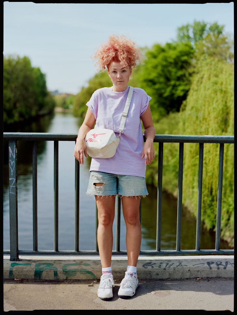 Gorgeous Strawberry Blonde Hair meets lavender t-shirt on the Hobrechtbrücke in Kreuzberg